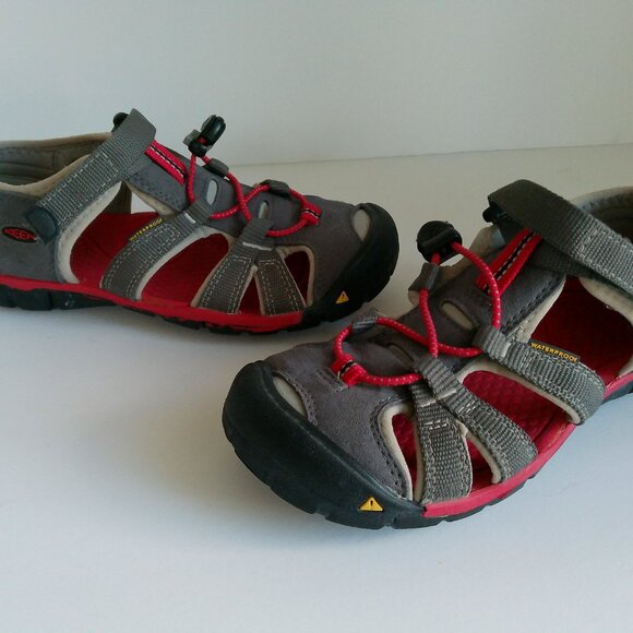 KEEN Children's Waterproof Activewear Sandals Shoes Size 2 Little Kid Gray Red - Picture 14 of 14